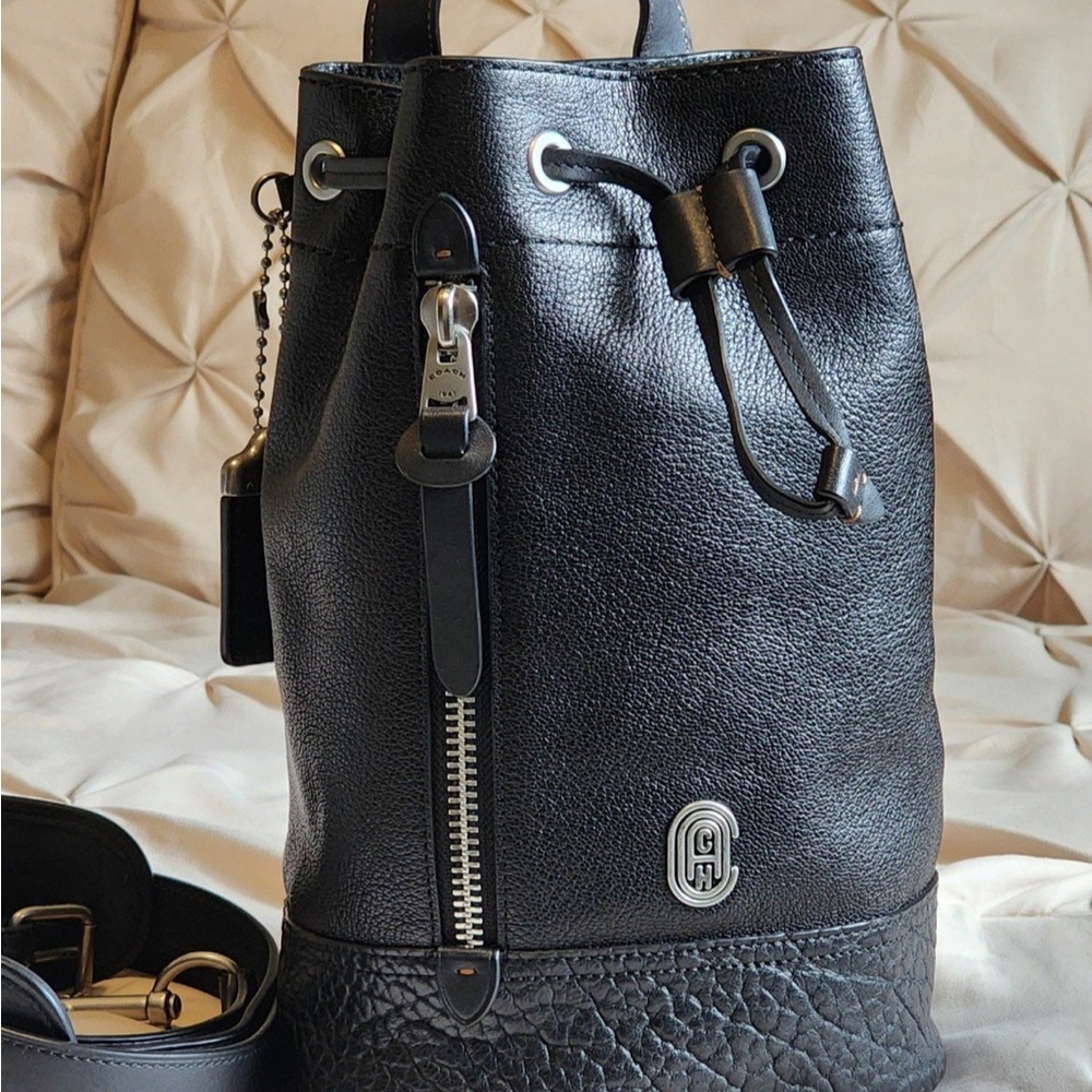 ISO LOOKING for this bag!!